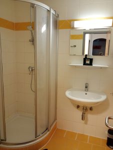 Badzimmer-mit-Dusche