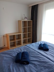 Genügend-Stauraum-für-Kleidung